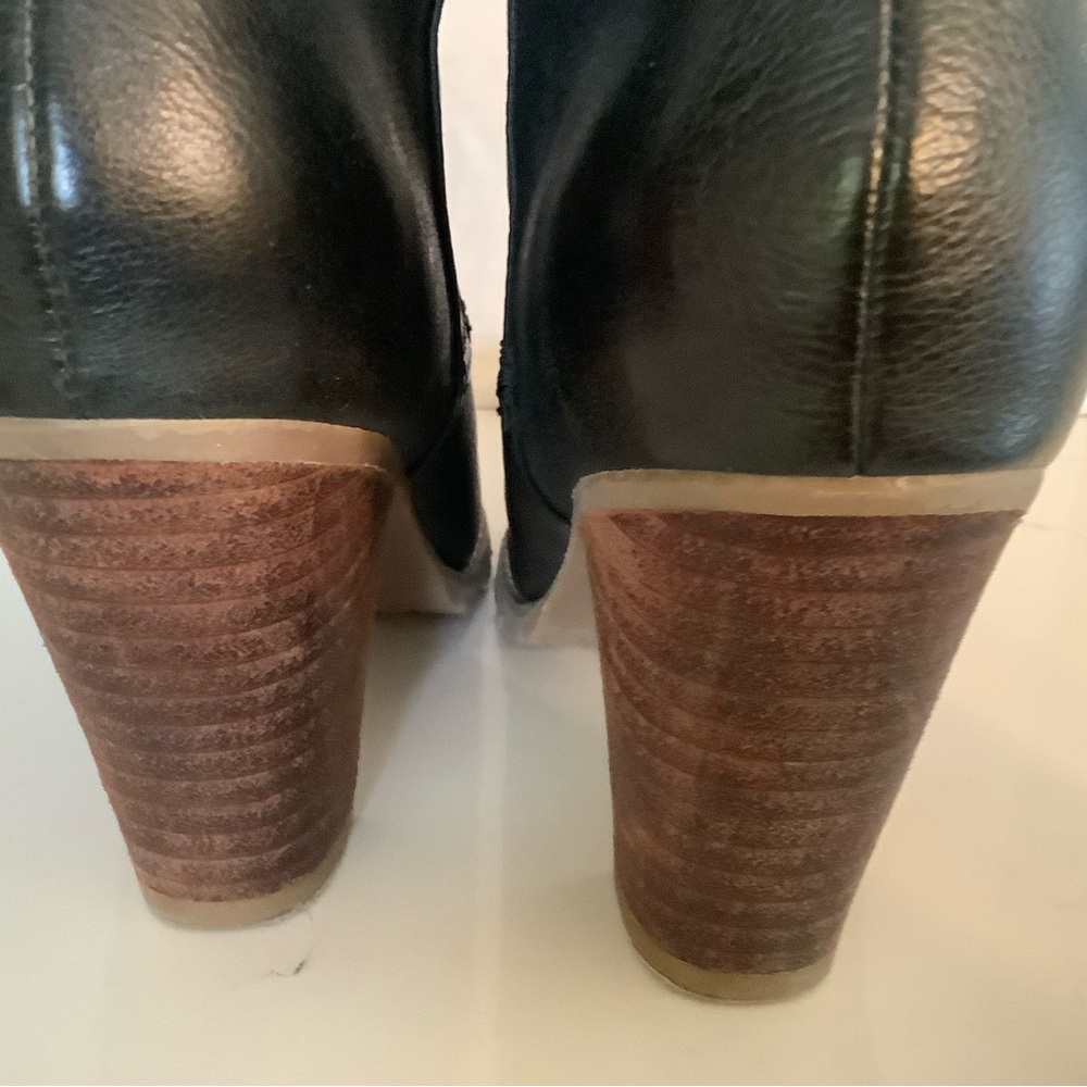 Hush Puppies women’s leather quarter-laced knee-high boots. Black. - Picture 7 of 13